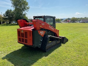 Mini-chargeuse compacte Kubota SVL97-2 d'occasion 2021 avec pompe hydraulique KYB, capacité de charge nominale de 2 tonnes, faible nombre d'heures, excellent état - Product Image 4