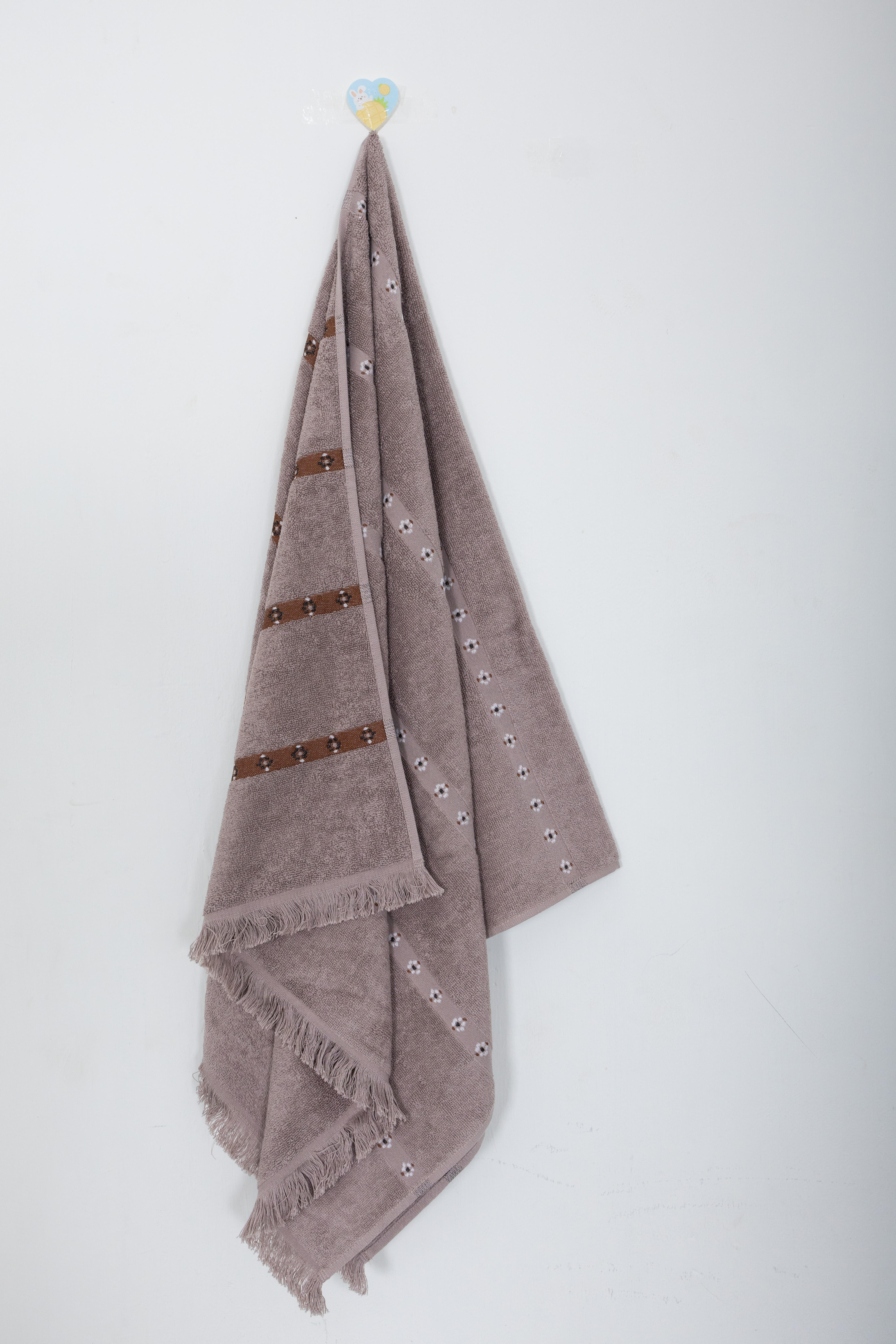 สีเทาเข้ม