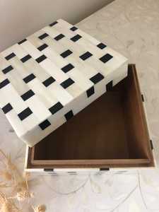 Caja de almacenamiento cuadrada con incrustaciones de hueso blanco y negro hecha a mano de lujo, organizador decorativo a cuadros para cajas de joyería para el hogar y la Oficina - Product Image 2