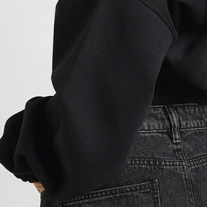 Sweat-shirt pour femme en gros avec poches kangourou et logo personnalisable, manches longues et capuche réglable, design à prix avantageux - Product Image 5