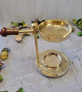 กระถางธูปทองเหลืองคลาสสิกสำหรับเทศกาลทางศาสนาการชุมนุมทางจิตวิญญาณและพิธีพระวิหาร Pooja ที่บ้านและที่ทำงาน - Product Image 2