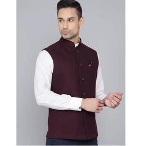 Gilet formel pour homme en marron, best-seller, pour les mariages, les réceptions, les événements culturels et les tenues de soirée, disponible à la vente - Product Image 2