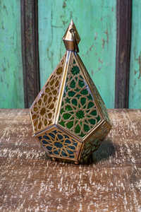 Portavelas Marroquí de Metal Dorado Antiguo, Diseño 2026, Hecho a Mano, con Vidrio de Colores - Product Image 4