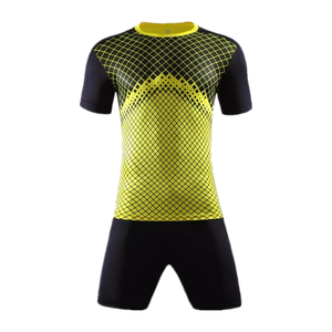 Fabricante de Uniformes de Fútbol Personalizados OEM, Conjunto de Camiseta y Pantalones Cortos Deportivos Transpirables de Secado Rápido para Entrenamientos, Partidos y Deportes de Equipo - Product Image 1