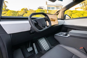 CAMIÓN USADO AM.E R.I.C.AN 2024 Te Sl A.a Cy.b E.rr Tr Uc k Foundation Series Edición Limitada, Volante a la Izquierda, Cuero, 600 hp, Motor Dual - Product Image 5