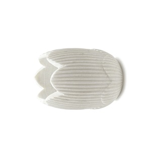 Pot artisanal en marbre blanc le plus vendu, idéal pour la décoration élégante de la maison et l'aménagement paysager de jardin, disponible en gros - Product Image 2