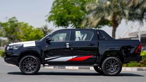 Hilux 2023 Usada en Buen Estado, Automática, Volante a la Izquierda, R20, Cuero, Cámara Trasera Oscura, Techo Solar - Product Image 3