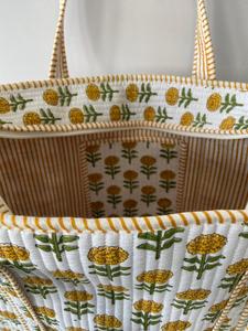 Sac fourre-tout en coton imprimé à la main, écologique, léger, pour voyage, motif floral blanc, fermeture éclair, sac de tous les jours - Product Image 2