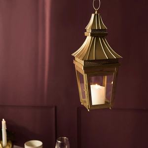 Portavelas de madera de latón antiguo, diseño hecho a mano, farol colgante de suelo único para decoraciones navideñas para el hogar, incluye vela - Product Image 1