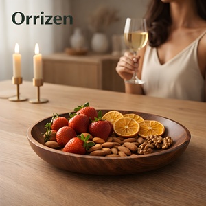 Plato de madera maciza hecho a mano con acabado de cera natural, vajilla de madera ecológica, plato de comedor para el hogar y la cocina. - Product Image 1