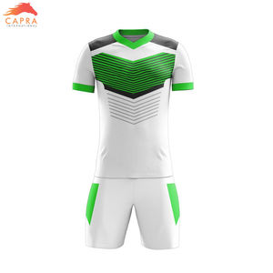Confortable et respirant avec un uniforme de football de qualité fabriqué au Pakistan - Product Image 2