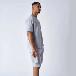 T-shirt et short décontractés pour hommes 2 pièces Short de survêtement à la mode Ensembles de short pour hommes Survêtement taille moyenne à vendre - Product Image 3