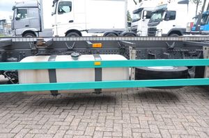 Camion tracteur Mercedes-Benz Actros 1942 CHASSIS 4x4 Diesel Automatique Euro 6 d'occasion, conduite à gauche, pour transport logistique - Product Image 3