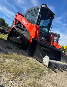 Minicargadora Kubota de orugas diésel, color negro, motor Kubota de alto rendimiento, 75KW, alto momento de carga, para construcción - Product Image 3