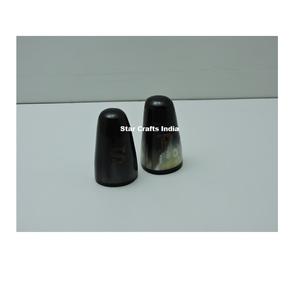 Juego de Salero y Pimentero de Cuerno Estilo Vintage, Accesorios de Cocina, Botellas de Especias de Cuerno con Soporte para el Hogar, Hecho en India - Product Image 1