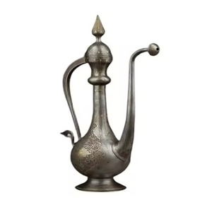 Dallah de metal de herencia artística para escaparate elegante de la sala de estar y estilo árabe real - Product Image 1