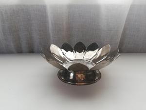 Bol décoratif en forme de fleur, finition argentée, centre de table, parfait pour la décoration de table à la maison, décoration de cuisine, provenance d'Inde - Product Image 4