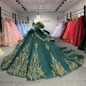 Vestido de Quinceañera Verde Esmeralda Real 1547 con Lazo Grande, Encaje Dorado, Apliques de Cuentas, Ecológico, Largo hasta el Suelo, para Fiesta - Product Image 2