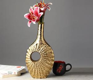 Superbe design Vases et pots à fleurs en métal poli doré pour la décoration de la maison Vases pour la meilleure décoration de maison et de chambre - Product Image 5