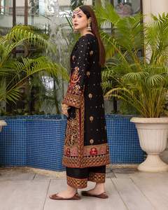 Lehenga choli de mariée multicolore à broderie lourde pour femmes pour la fête de mariage, vêtements indiens pakistanais en gros - Product Image 2