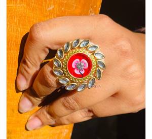 Anillos de diseñador Kundan de latón de estilo indio con diseño de flores hermosos anillos de cristales redondos para ropa de fiesta de boda - Product Image 1