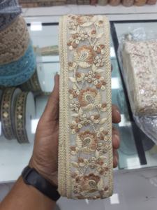 Fleurs brodées sur mesure de plusieurs manières de couleurs dans des designs ethniques à des fins diverses de différentes tailles - Product Image 4