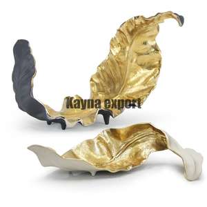 Sculpture en métal fini or fantaisie support en marbre noir Design Art déco pour la décoration intérieure belle Structure pour une utilisation dans le jardin - Product Image 2