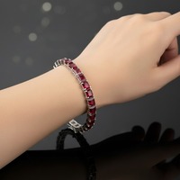 Bracelet tennis en argent avec rubis incrustés de verre rouge (plaqué rhodium réglable, bijou minimaliste pour femme, cadeau pour mariage ou fête)