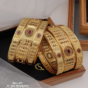 Brazaletes de latón simples para mujer, joyería apilable chapada en oro ligero para un aspecto minimalista y elegante a precio de fábrica - Product Image 3