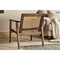 Fauteuil lounge en bois avec assise et dossier en rotin naturel tressé pour salon, chambre, hôtel, café et balcon