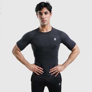 GA T-shirt de compression à manches courtes en polyester tricoté 100% coupe ajustée couleur anthracite - Product Image 1