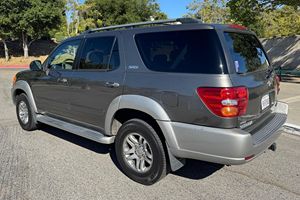 Toyota Sequoia SR5 d'occasion en excellent état, modèle 2003 - Product Image 6