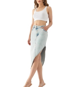 กระโปรงยีนส์ฟอกสีสำหรับผู้หญิงกระโปรงยีนส์มีกระดุมผ่าข้างสีอ่อนไม่สมมาตร2025สินค้ามาใหม่โลโก้ตามสั่ง - Product Image 5