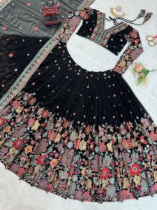 ชุดงานแต่งงานออกแบบสวม lehenga choli กับด้ายและลำดับการทำงาน - Product Image 5