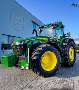 Tracteur à gros pneus pour travaux de terrain, machine agricole commerciale John Deere S670 - Product Image 3