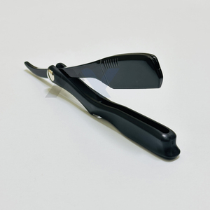 Rasoir de barbier professionnel de type pince, entièrement noir mat, en acier inoxydable, manche pliable en plastique, outil de rasage à rasoir - Product Image 1