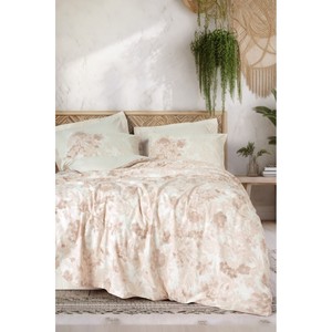 ชุดผ้าห่มคู่คอตตอนบ็อกซ์ รุ่นเวสติจสีเบจ ลายดอกไม้ สำหรับใช้ในบ้าน - Product Image 1