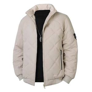 Chaqueta acolchada de peso pesado para hombre con capucha de primavera con parte delantera sólida de poliéster de ajuste regular OEM fabricante de ropa personalizada brillante - Product Image 3