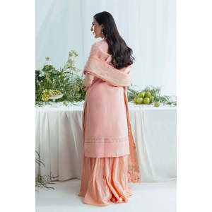 ชุดสูทผ้าซาตินแจ็คการ์ด 3 ชิ้น พร้อมผ้าคลุมไหล่ รุ่น FE-52126 - Product Image 2