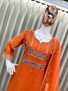 Haut et pantalon à paillettes brodés de designer ethnique moderne avec tenue de fête traditionnelle élégante Dupatta pour les fêtes - Product Image 3