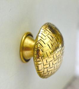 Bouton doré élégant pour armoires de cuisine et armoires Touche de luxe pour la décoration intérieure et l'ameublement de l'Inde - Product Image 1