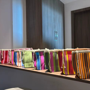 Bolsas DE ASEO cosméticas con cremallera reutilizables ecológicas recicladas de nailon, bolsa de mano de playa de viaje a rayas personalizada, etiqueta con logotipo, pedido al por mayor - Product Image 1