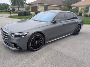 Mercedes-Benz Classe S 4Matic 300-400PS à aspiration naturelle, transmission intégrale, gris Selenite Magno, modèle 2023, parfaitement utilisé - Product Image 4