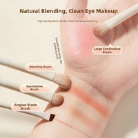 Ensemble de 12 pinceaux de maquillage en fibres synthétiques Cloud Porcelain recommandé, avec pinceaux pour le visage, les yeux, les fards à paupières, les lames, les serres-gazelles et les eye-liners