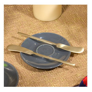 Couteau à beurre en laiton Manche PVD rouge Table à dîner royale Article décoratif Couteau à fromage en laiton de conception de Noël - Product Image 4