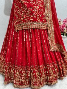 Top et jupe évasée en fausse georgette de créateur avec broderie lourde et sequins Ensemble Lehenga avec Dupatta pour les mariages et les fêtes - Product Image 5