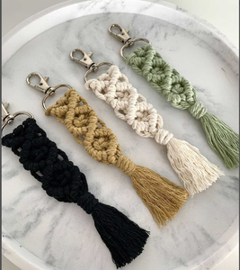 Porte-clés macramé fait main - Product Image 1
