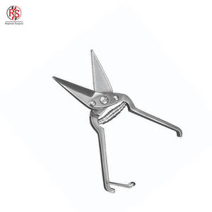 Cisaille à pieds de bétail de 10 pouces, construction robuste pour le soin des sabots de bovins et de chevaux - Product Image 2