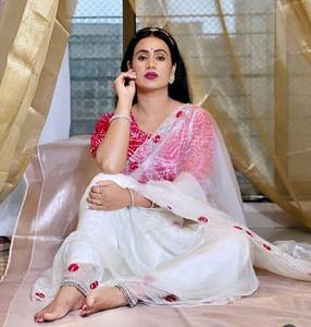 Nuevo Lanzamiento KUNJ CREATION, Sari Moderno de Diseño para Mujer, en Seda Organza Suave con Hilos Múltiples y Bordados, Ideal para Fiestas y Festivales - Product Image 5