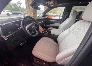 Cadillac Escalade V-Series 2025 Usada en Buen Estado, Todoterreno Deportivo - Product Image 4